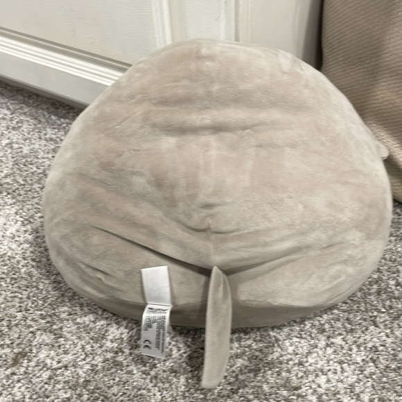 Rare Valentine’s Day squishmallow! - Picture 2 of 2